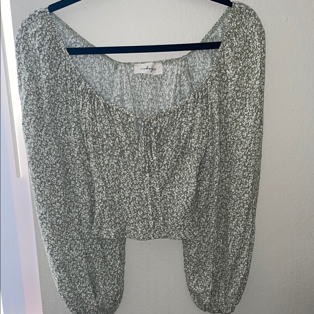 Cropped long sleeve top